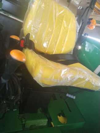 Asiento y puesto de operación del John Deere 5715